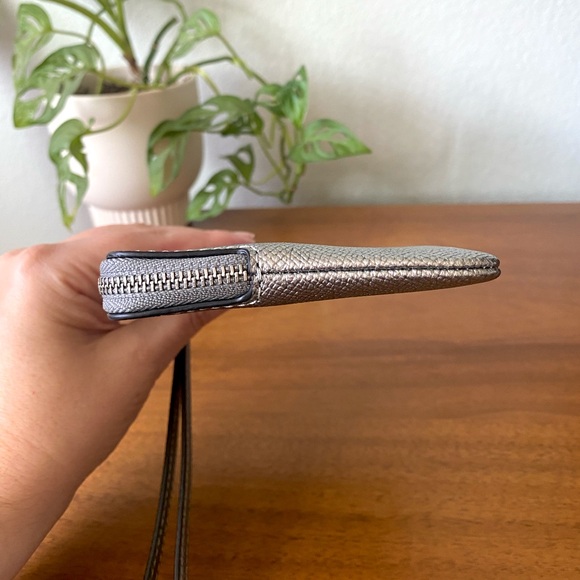 NEW Coach Corner Zip Wristlet Silver Metallic Ash Leather Wallet Glam Clutch - Picture 8 of 15